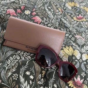 Women’s Burberry glasses